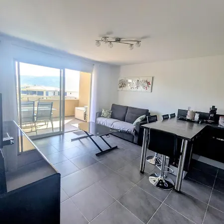 Apartment In Downtown Porto-vecchio, 5-minute Walk Porto-Vecchio (Corsica)